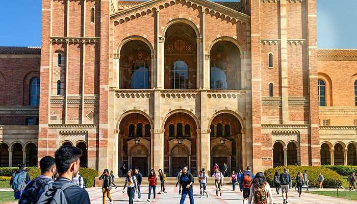 10 Universitas Top di Inggris yang Jadi Incaran Orang Indonesia