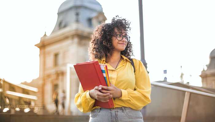 5 Gaya Hidup yang Perlu Dihindari Saat Kuliah di Luar Negeri